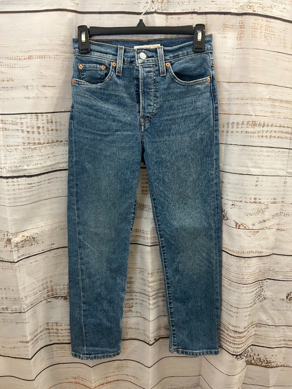 Levi’s Womens Wedgie Straight Jeans Size 25 Blue Medium Wash Button Fly Denim - Picture 1 of 6